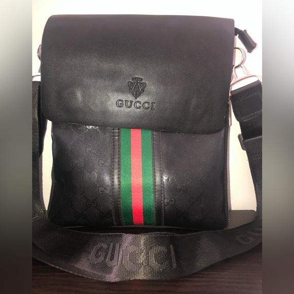 Black Gucci messenger bag - Picture 8 of 16